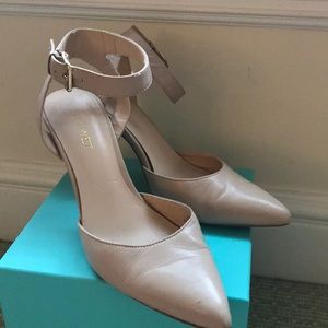 Beige 9 West ankle strap heels